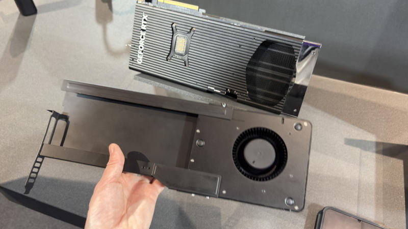 Cooler Master показала огромный кулер для охлаждения CPU и GPU вместе, а также съёмную турбину для видеокарт