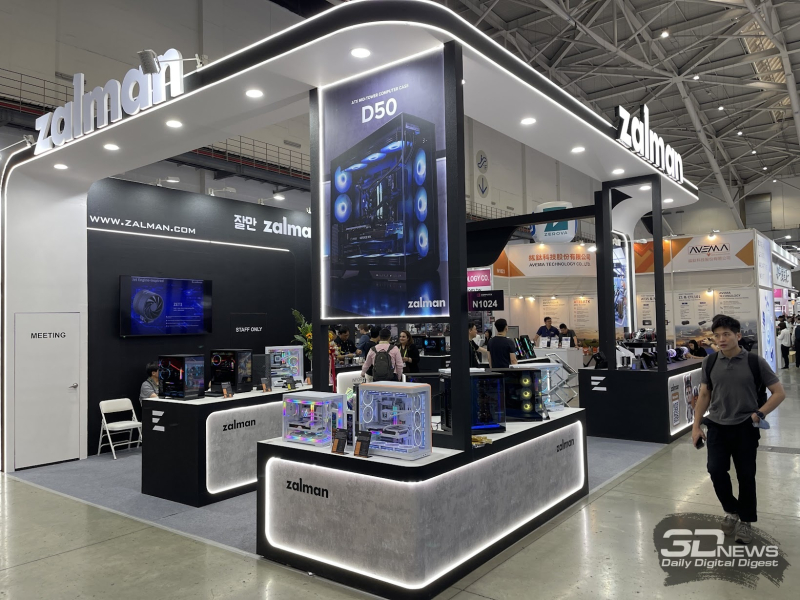 Репортаж со стенда Zalman на Computex 2026: «гоночные» кулеры, корпуса с экранами и блок питания на 3000 Вт