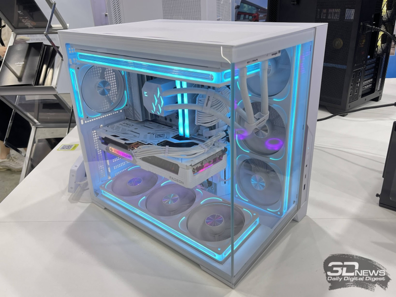 Репортаж со стенда Zalman на Computex 2026: «гоночные» кулеры, корпуса с экранами и блок питания на 3000 Вт